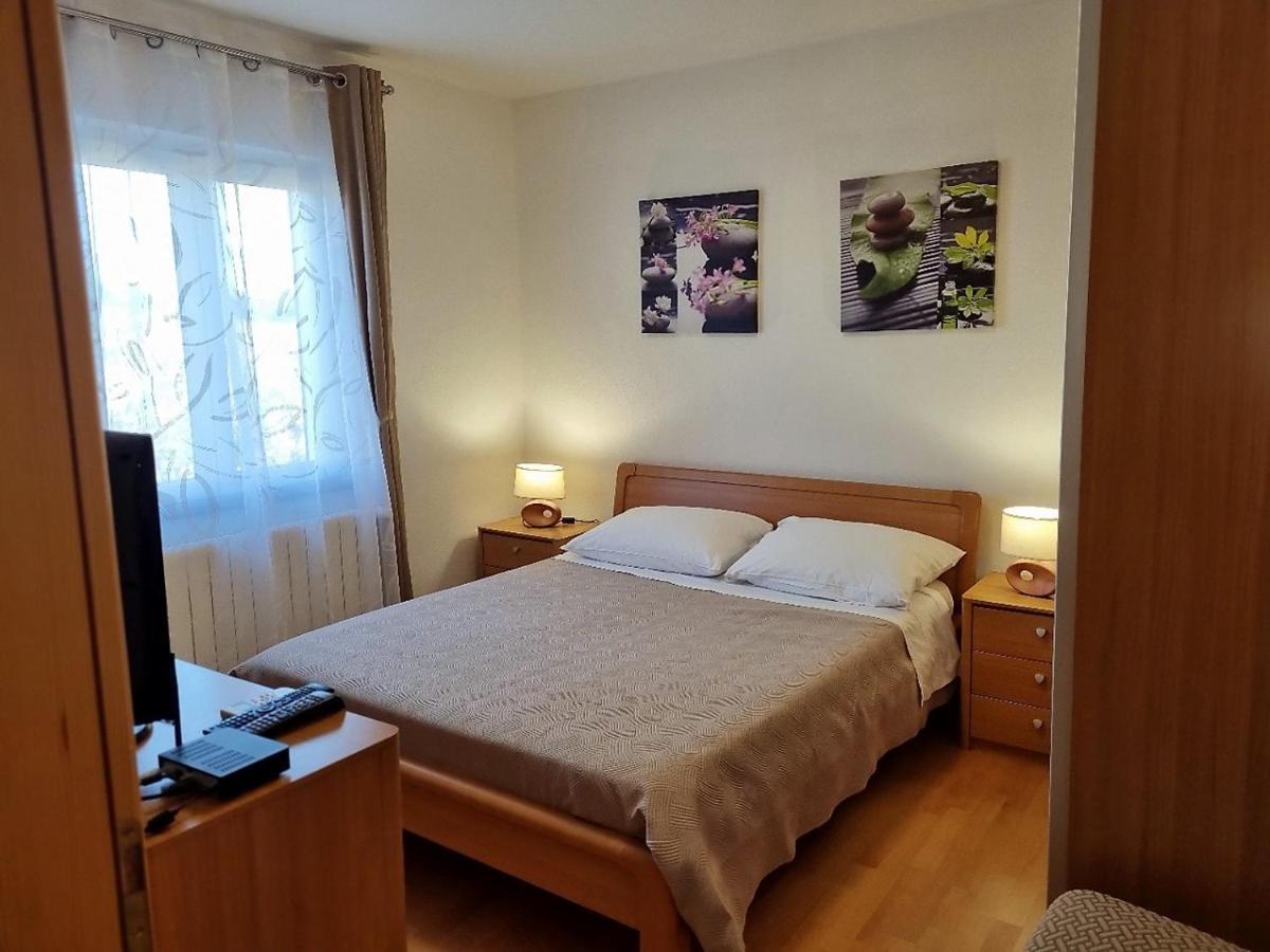 Apartments Valentina 乌马格 外观 照片