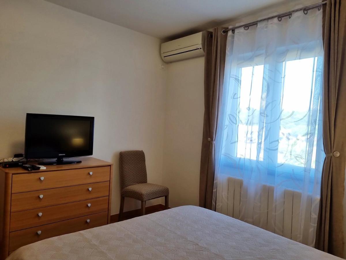 Apartments Valentina 乌马格 外观 照片