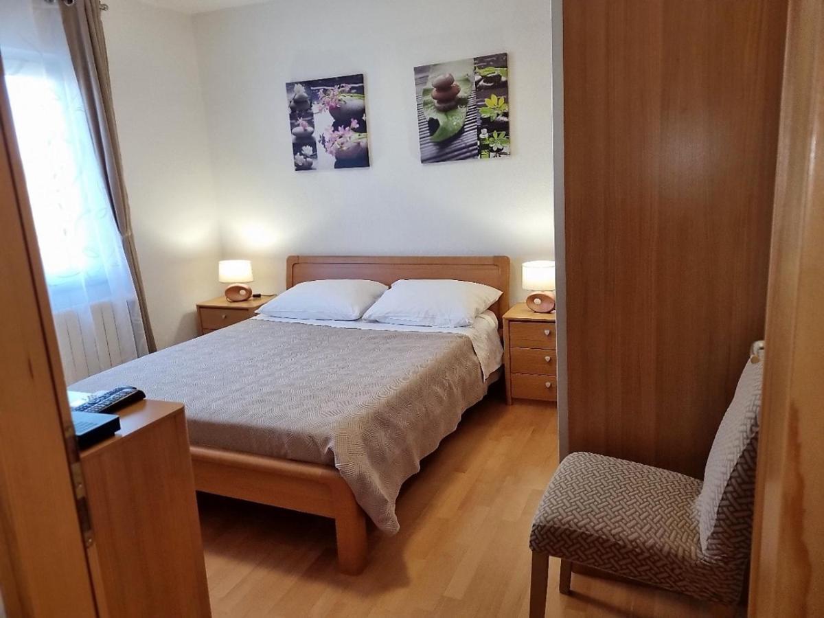 Apartments Valentina 乌马格 外观 照片