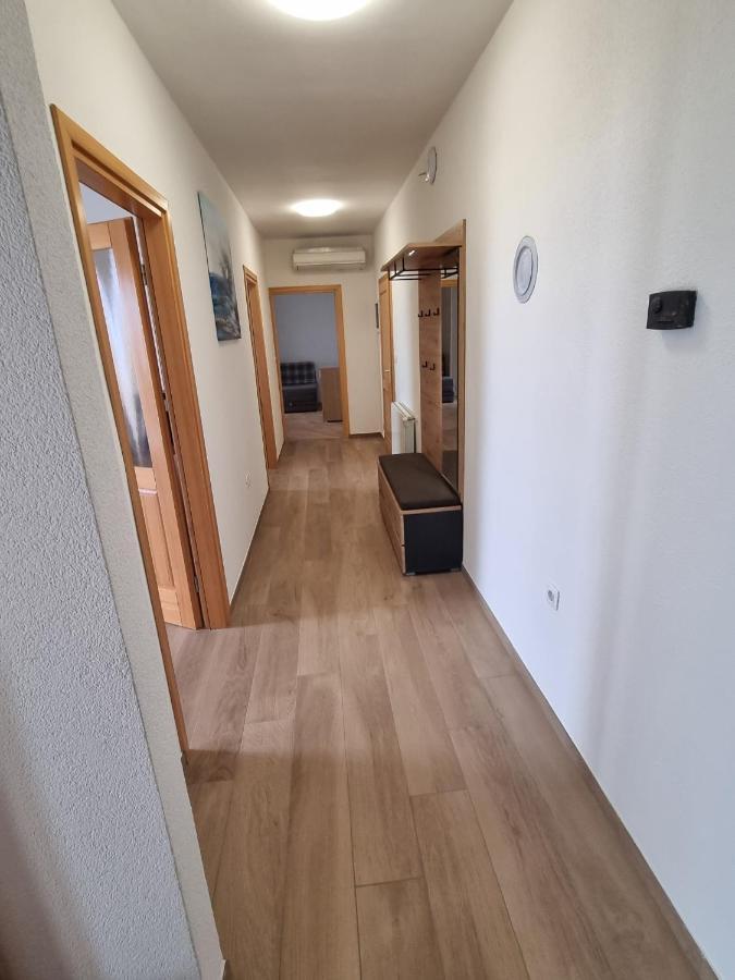 Apartments Valentina 乌马格 外观 照片