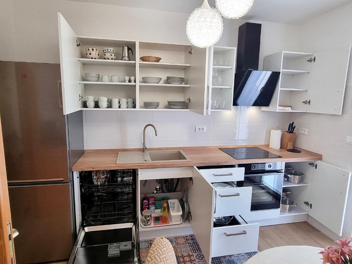 Apartments Valentina 乌马格 外观 照片