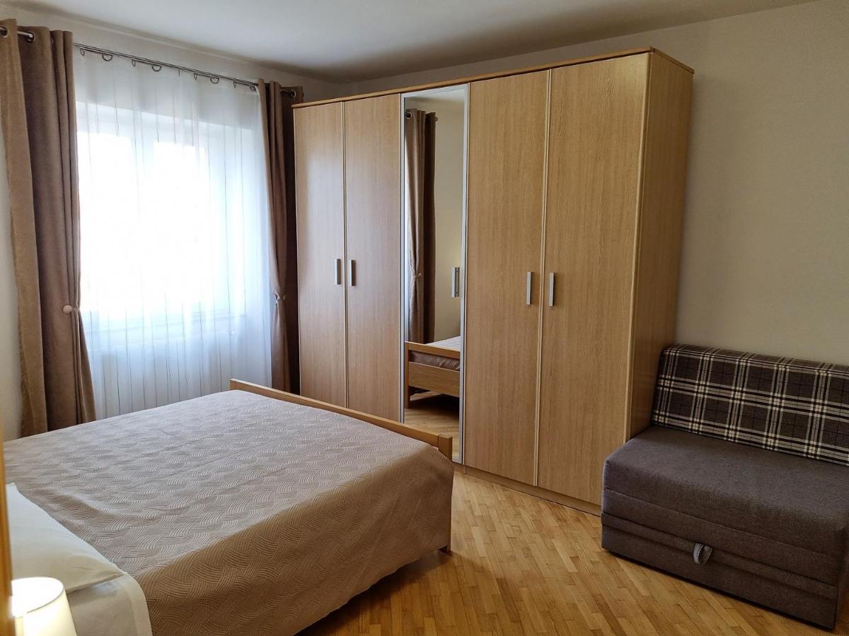 Apartments Valentina 乌马格 外观 照片