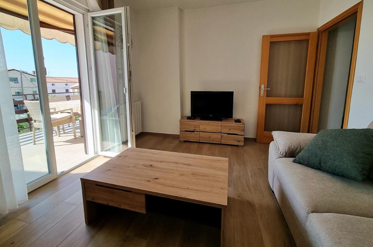 Apartments Valentina 乌马格 外观 照片